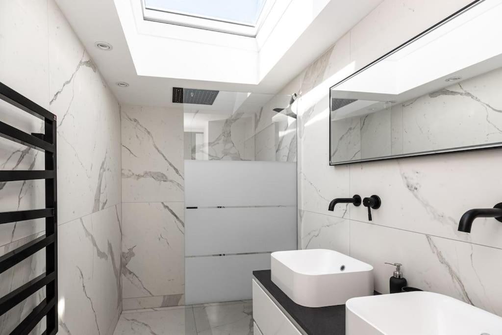 Superbe Appartement Facon Loft A 2 Pas Du Centre ! La Rochelle  Kültér fotó